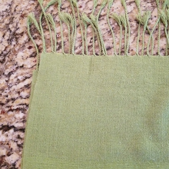 Green Shawl - Picture 1 of 2